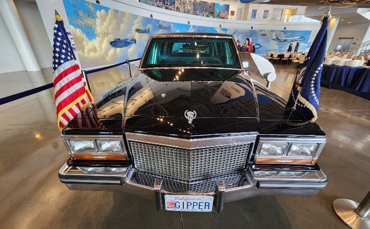 Ronald Reagan Presidential Library Air Force One Pavilion - Automotive Museums